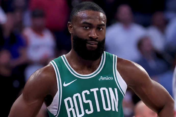 杰伦・布朗接受右膝镜手术,凯尔特人未来充满变数 杰伦・布朗接受右膝镜手术,凯尔特人未来充满变数