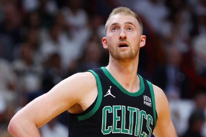 凯尔特人正在兜售球队射手萨姆·豪泽 凯尔特人正在兜售球队射手萨姆·豪泽