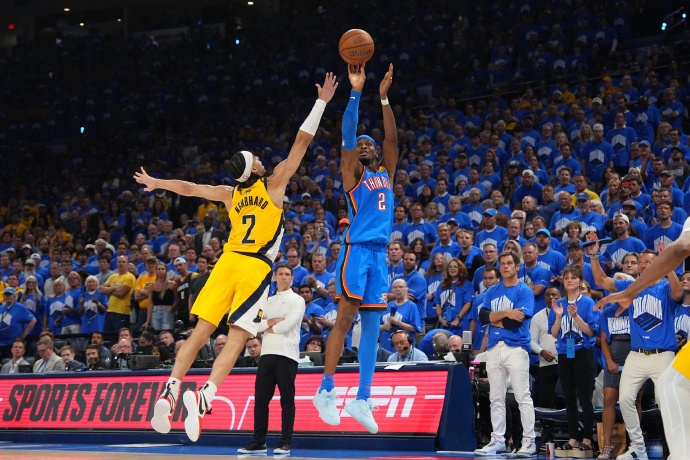 亚历山大:2025年封神,比肩传奇 亚历山大:2025年封神,比肩传奇